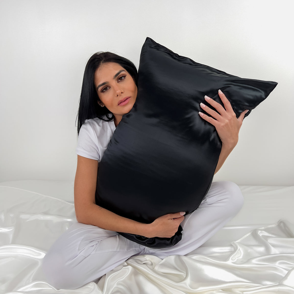 19 Momme Silk Pillowcase - Black