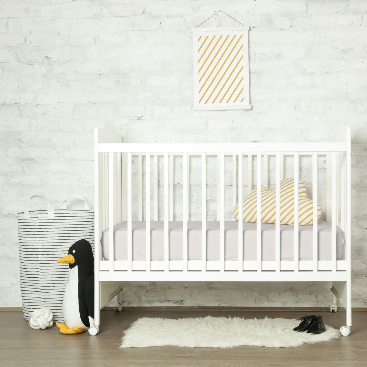 Crib flat outlet sheets